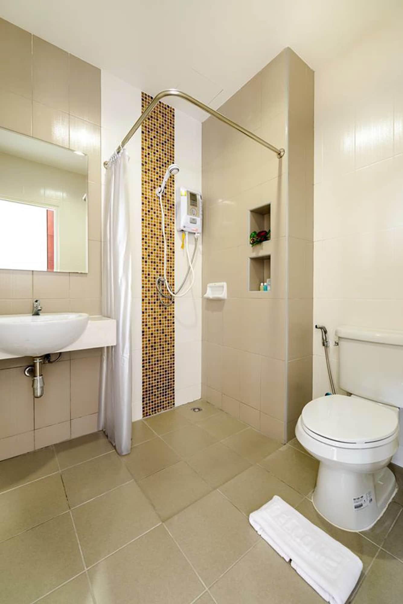 The Topaz Residence Phuket Town Bagian luar foto