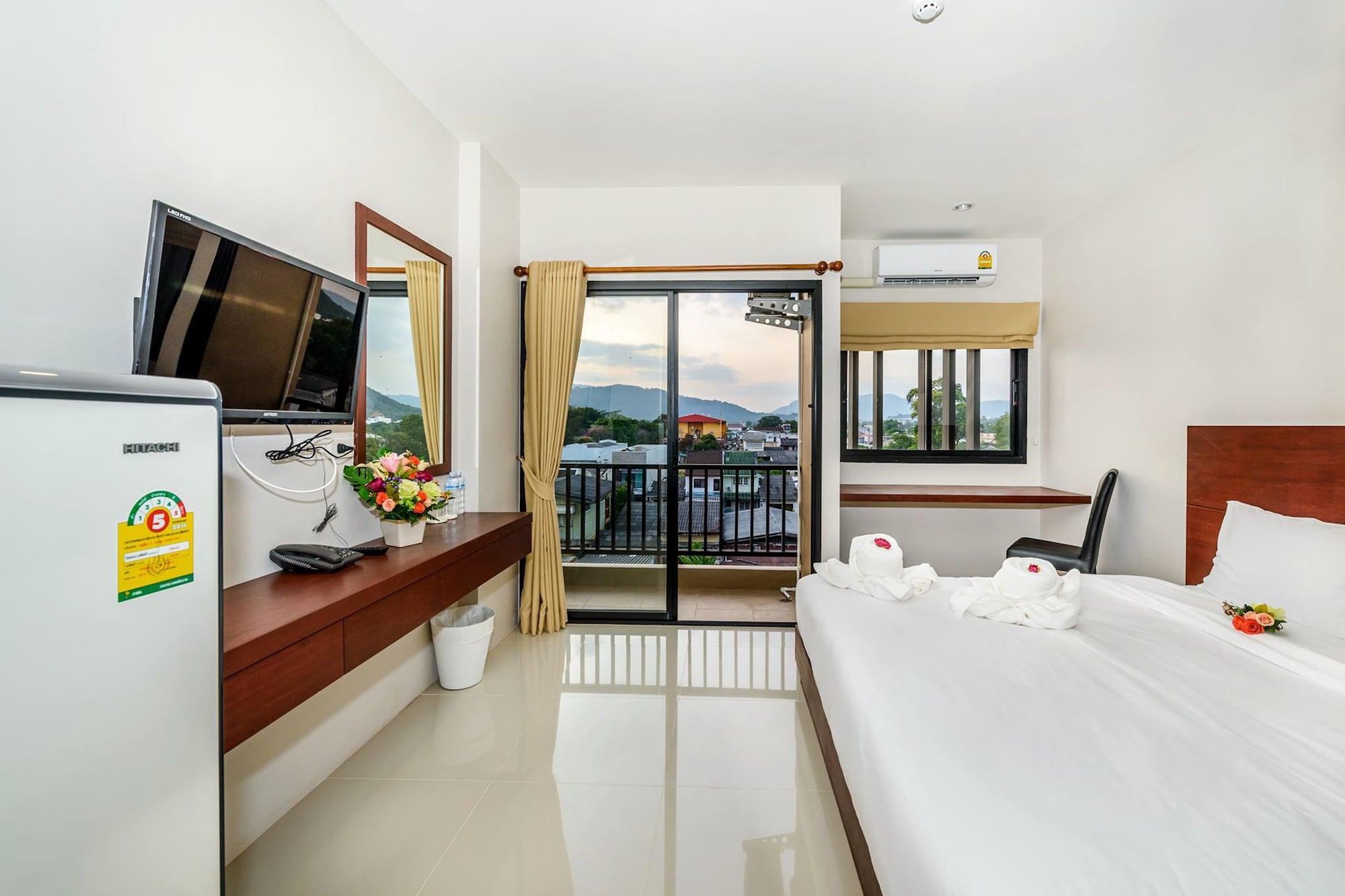 The Topaz Residence Phuket Town Bagian luar foto