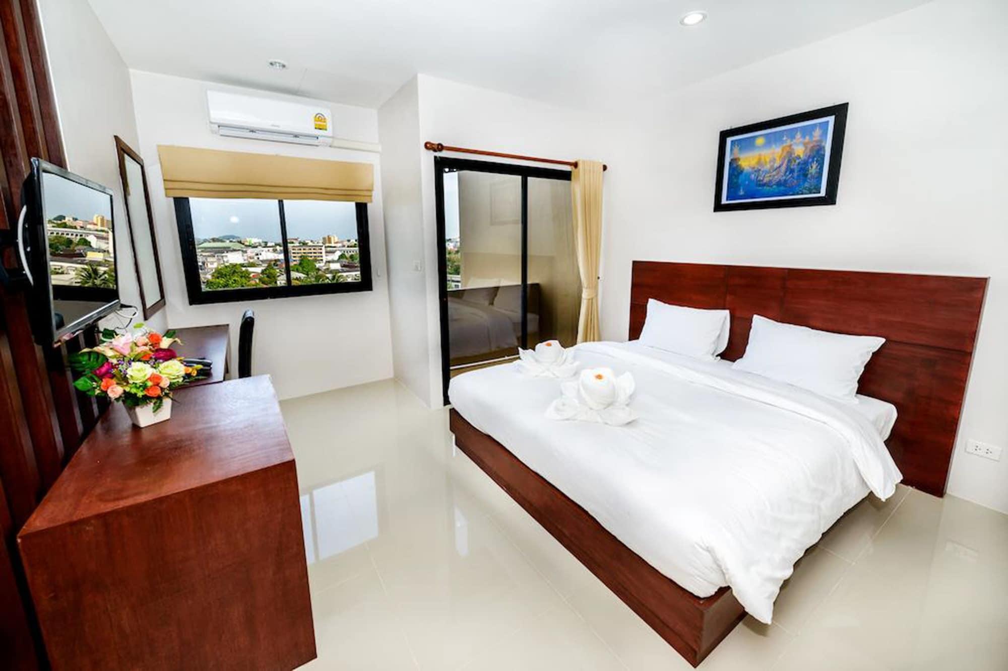 The Topaz Residence Phuket Town Bagian luar foto