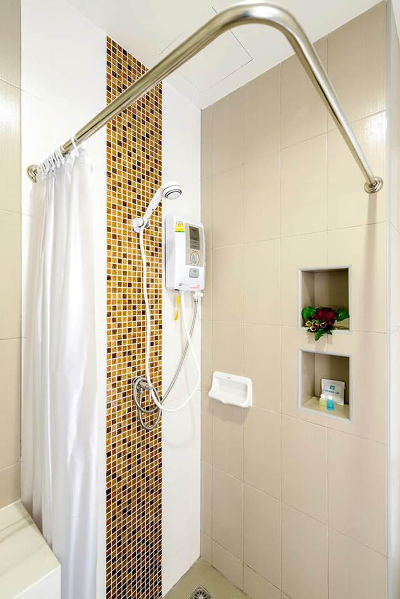 The Topaz Residence Phuket Town Bagian luar foto