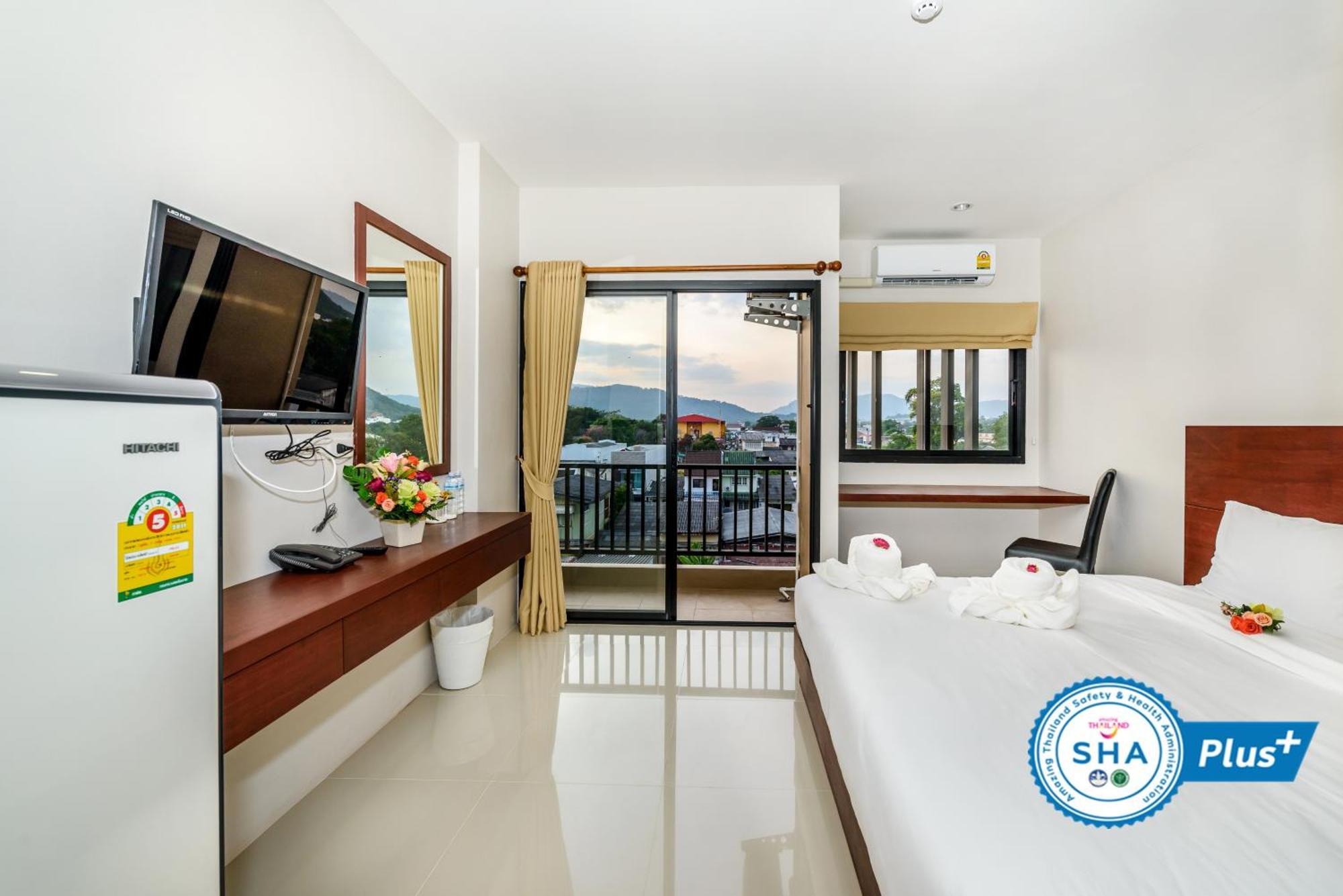 The Topaz Residence Phuket Town Bagian luar foto