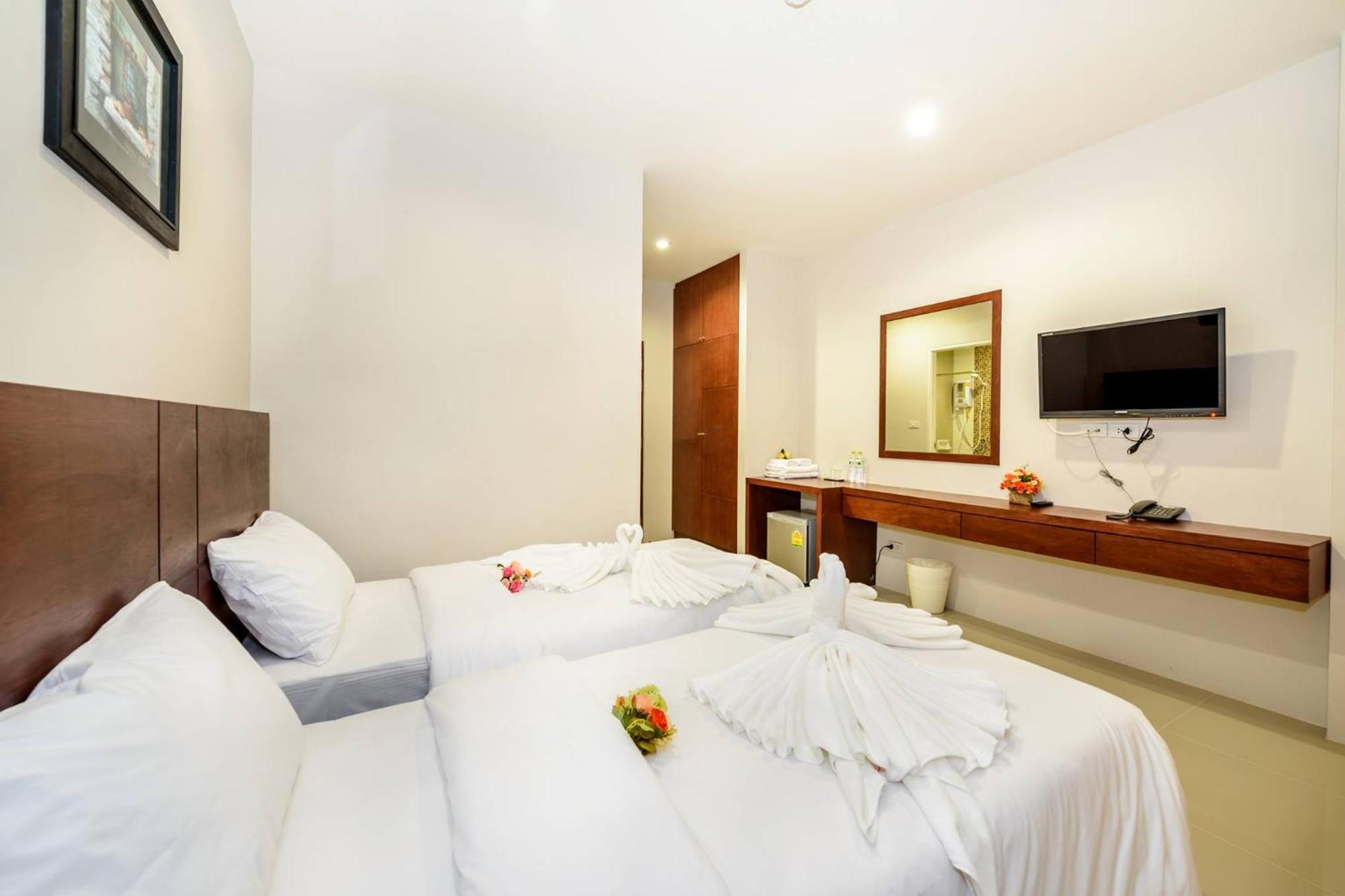 The Topaz Residence Phuket Town Bagian luar foto