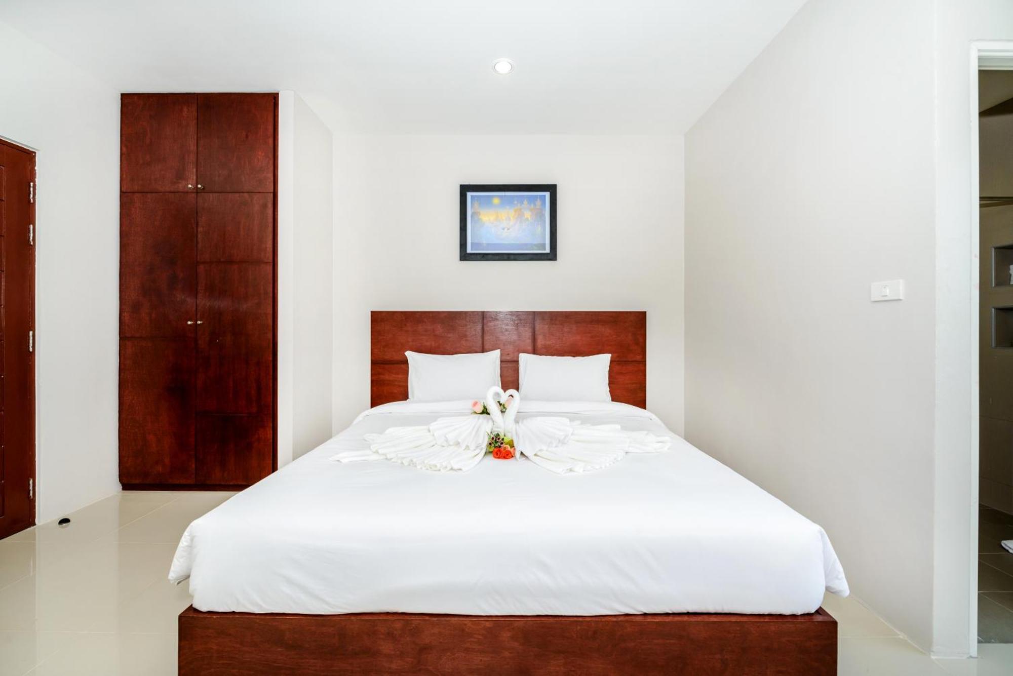 The Topaz Residence Phuket Town Bagian luar foto