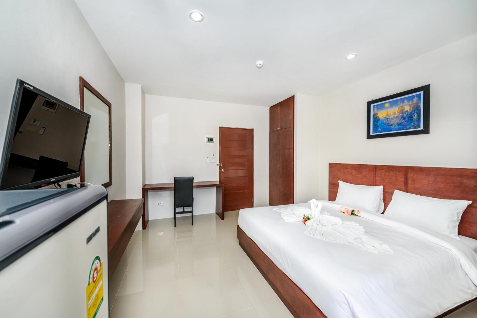 The Topaz Residence Phuket Town Bagian luar foto