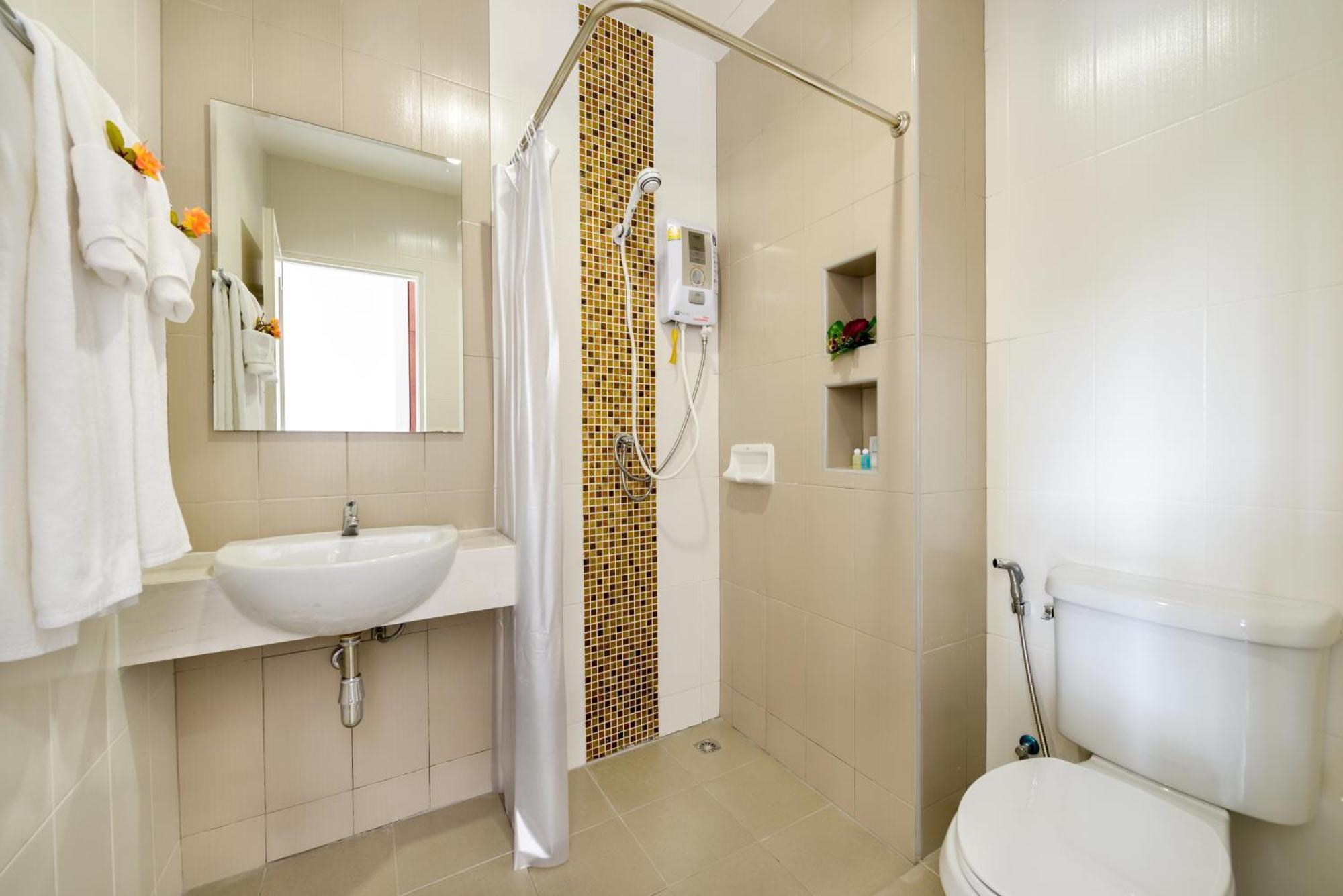 The Topaz Residence Phuket Town Bagian luar foto