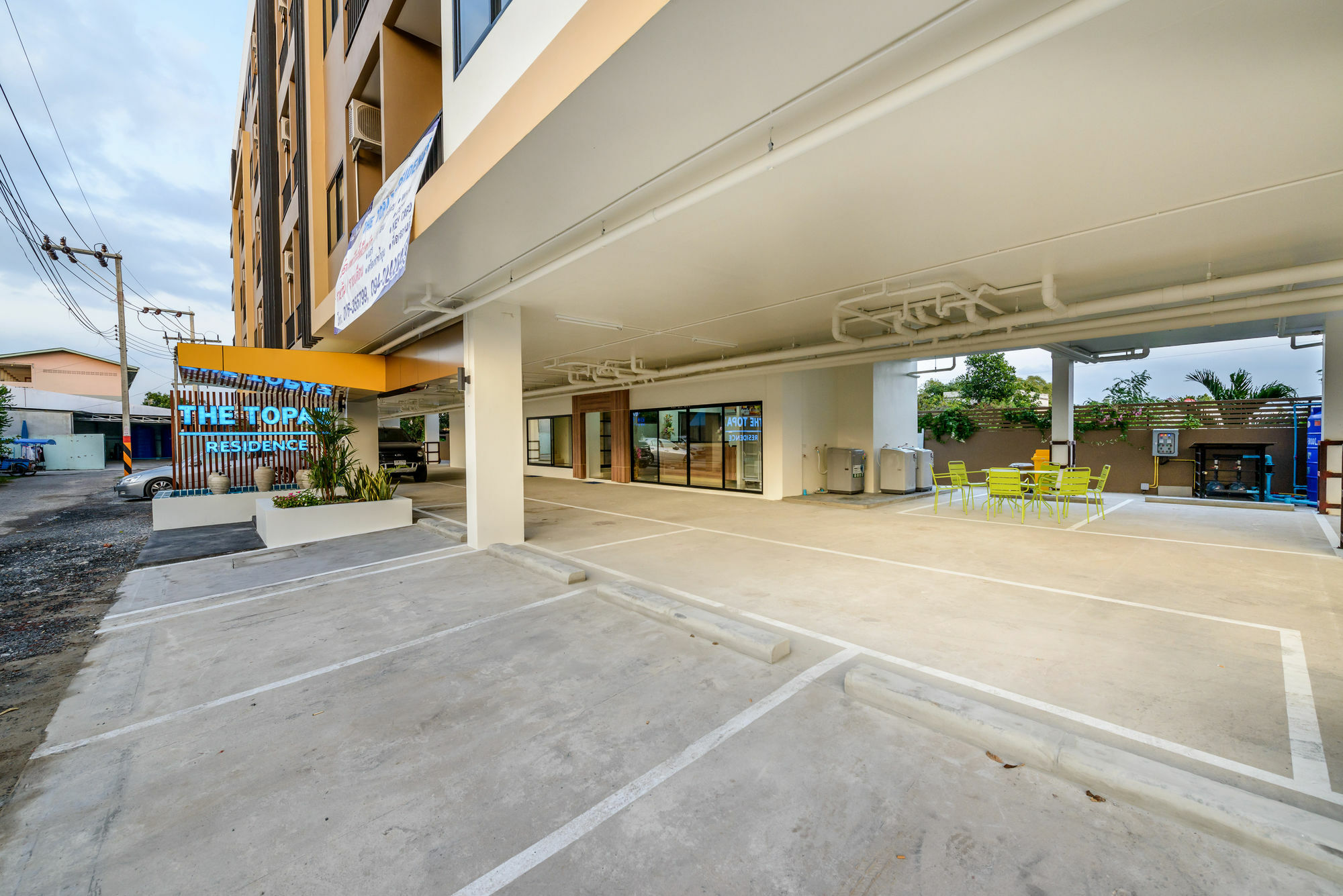 The Topaz Residence Phuket Town Bagian luar foto