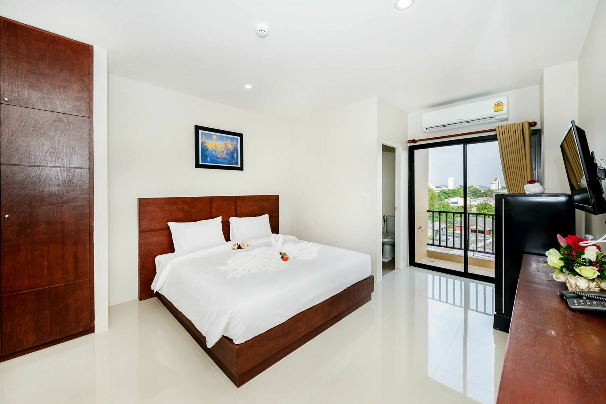 The Topaz Residence Phuket Town Bagian luar foto